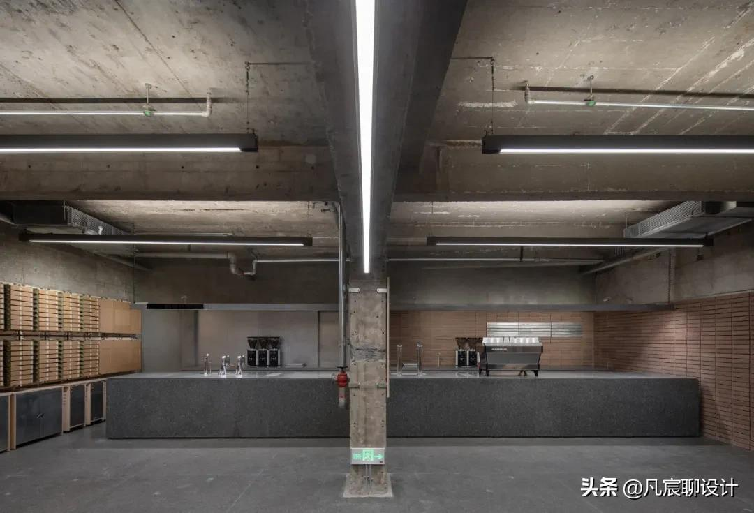 凡宸聊设计:为什么现在网红店设计得都像「装修工地」?