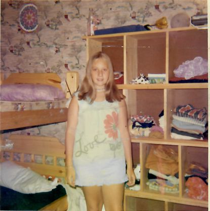 10岁被逼阅遍成人片，参加迷乱派对！美国千金童年惊掉网友下巴