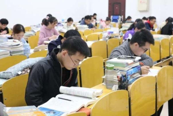 考研考到一半临时换卷，开考40分钟考生只能重新写，吉林师大回应