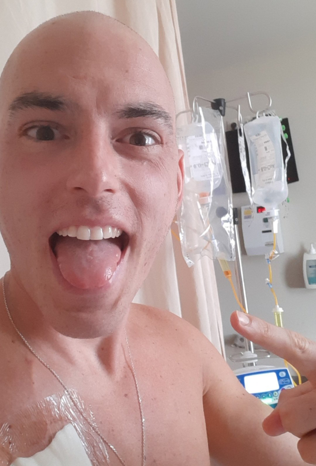 34岁西班牙男演员因淋巴癌去世，治疗期间将抗癌经历拍成电影