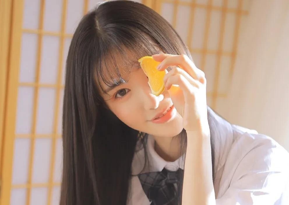 女生偷偷喜欢你的表现，一个女孩子喜欢你的表现