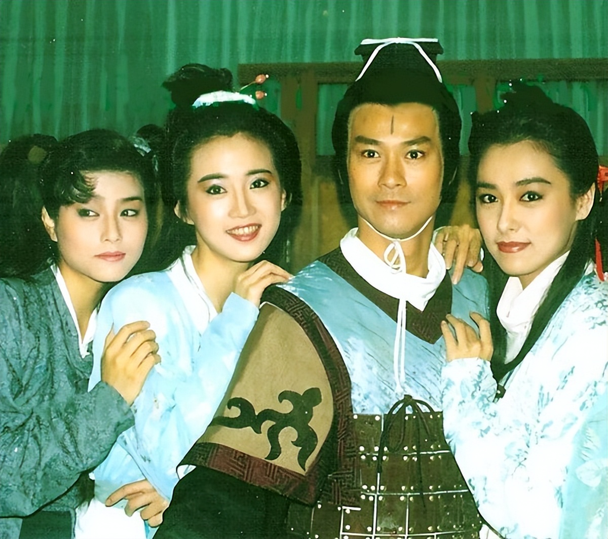 桑妮:25岁走红,35岁出家当尼姑,销声匿迹11年