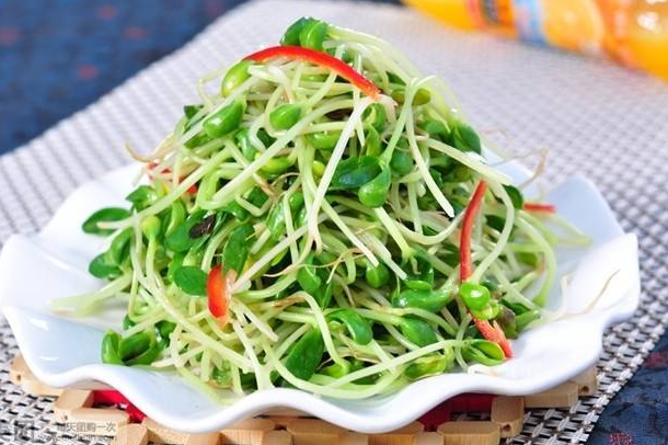 用眼过度，4道“护眼美食”不妨收藏，做给孩子吃，美味又营养