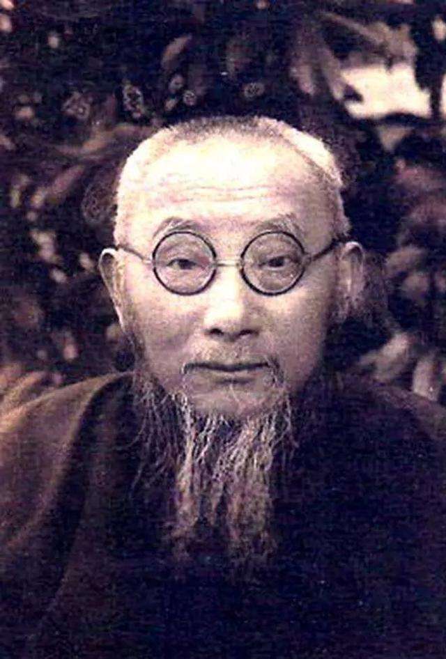 南京被日军攻陷，大汉奸陶锡三宴请日军军官，女儿姨太太无辜遭殃