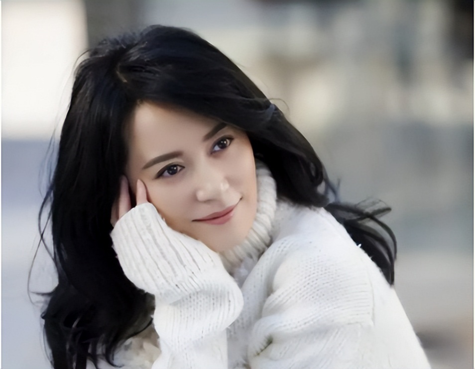 “女人30豆腐渣”？这6位“徐娘半老”的女星，个个风华不减