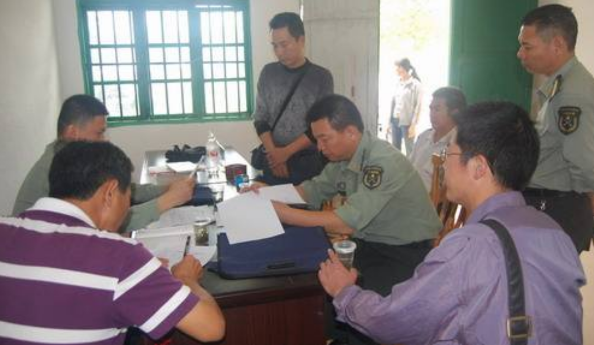 “万里大造林”的陈相贵：曾182万买手机号，为何08年沦为阶下囚