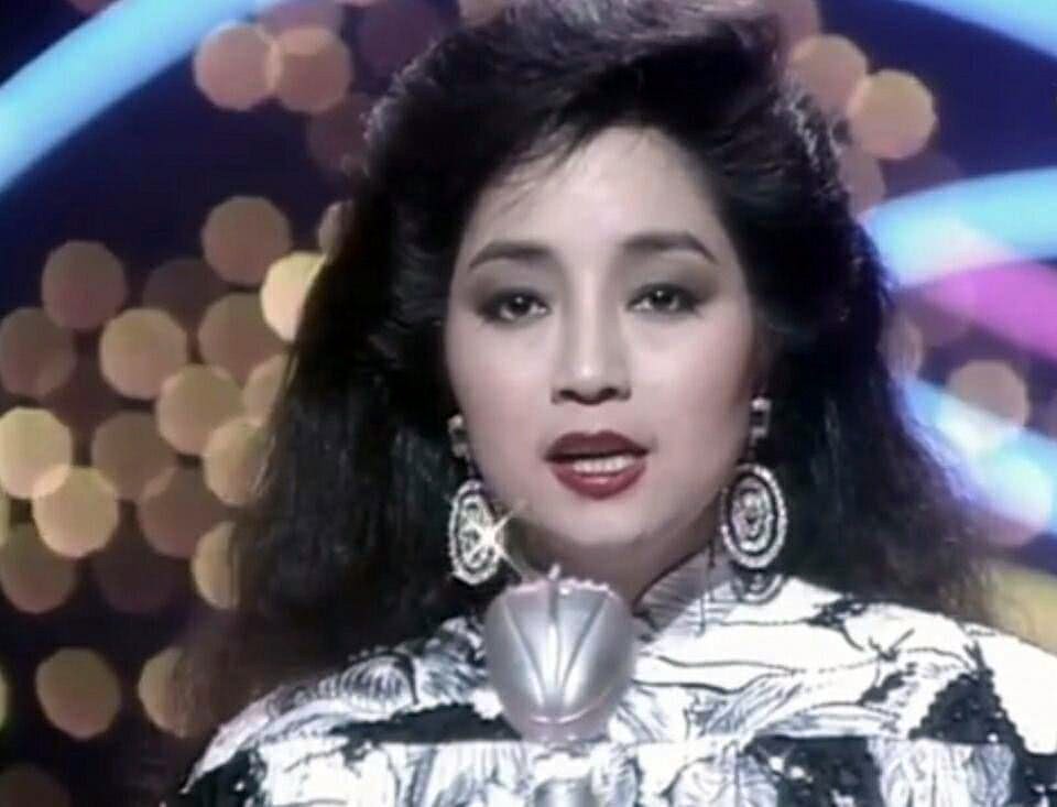 徐小凤:前无古人的灵魂歌者,华仔与发哥都曾下跪致敬的香港之莺