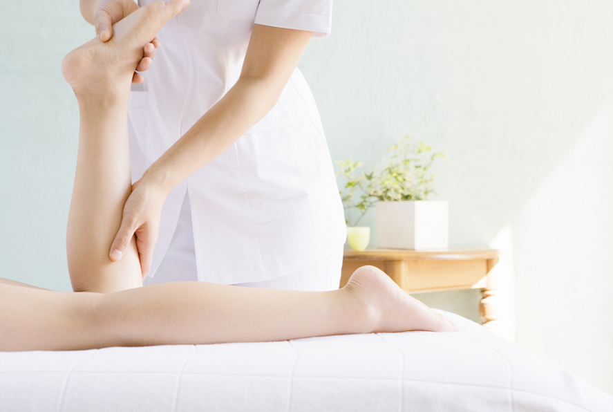 老年人常常下肢无力？可能是这5个原因导致的，医生教您如何应对