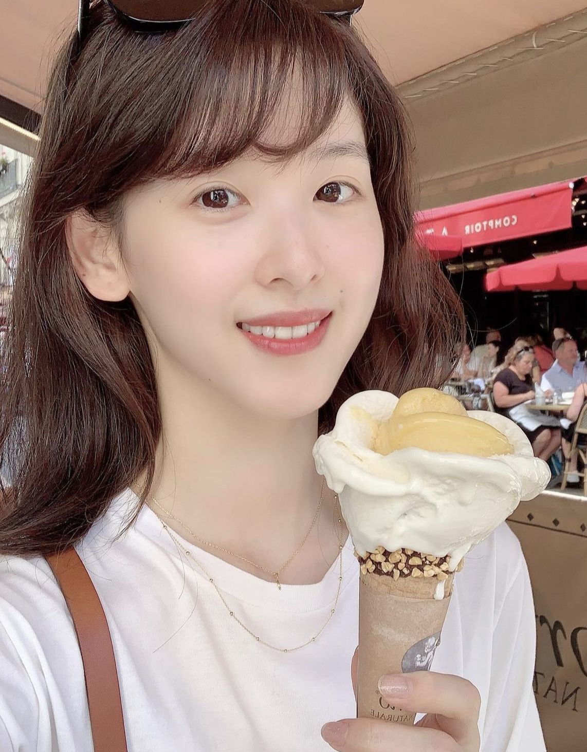 中国神秘富婆买5.6亿顶级豪宅,引发全网猜身份热潮,三人躺枪