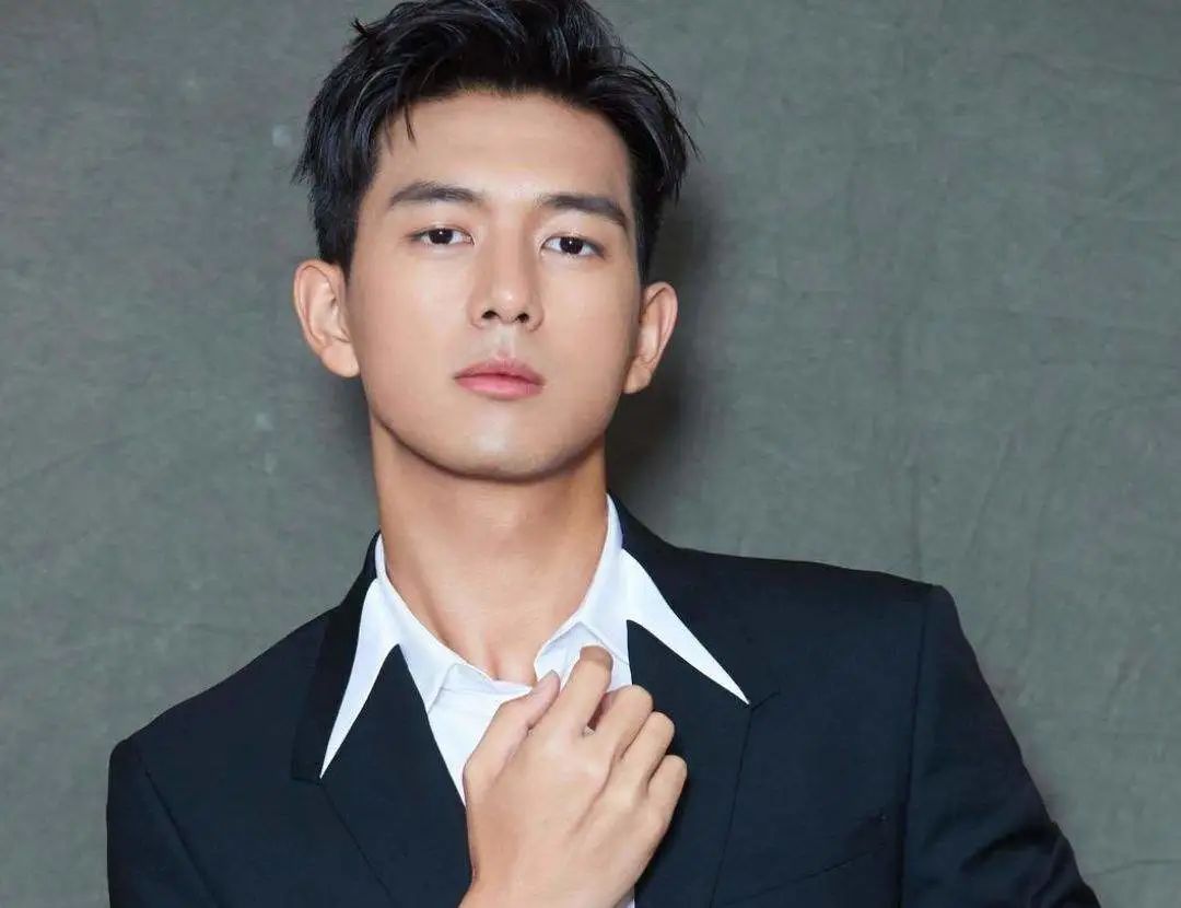 给35岁以下“演技最好11位男演员”排个名，朱一龙第7，荣梓杉第3