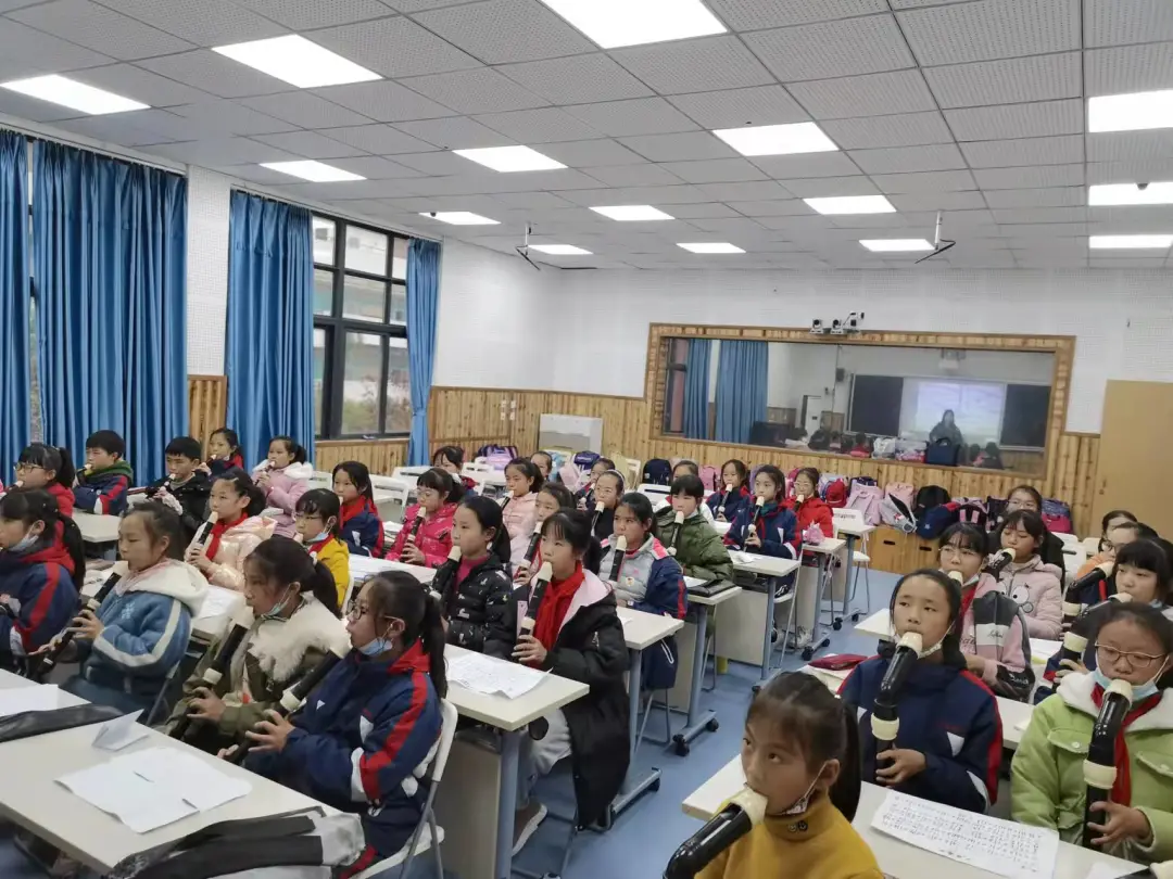 四川大学西航港实验小学——“舞”动童年“音”你精彩