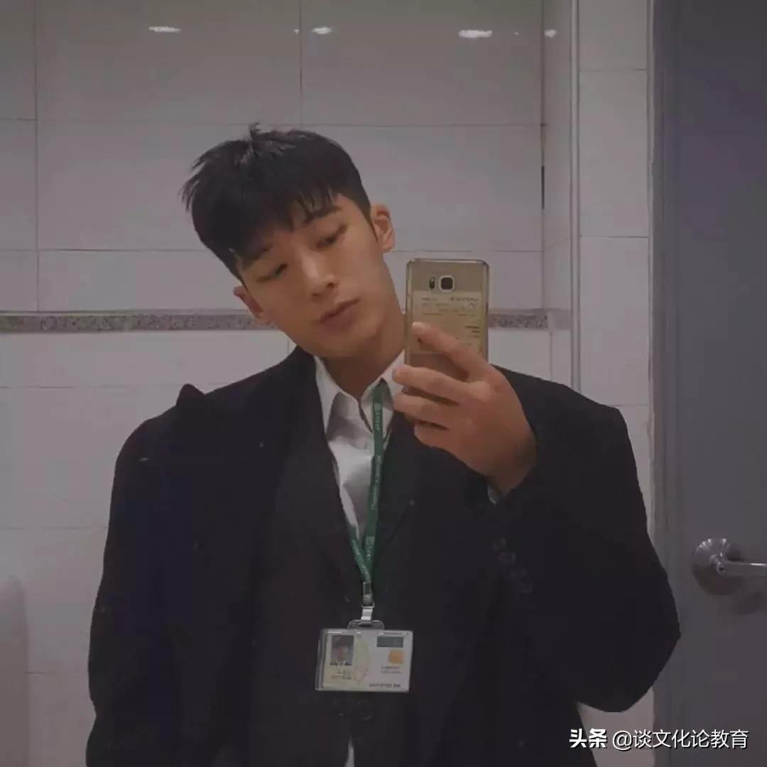 域外/韩国肌肉小哥演绎“在水一方”，侧颜太帅