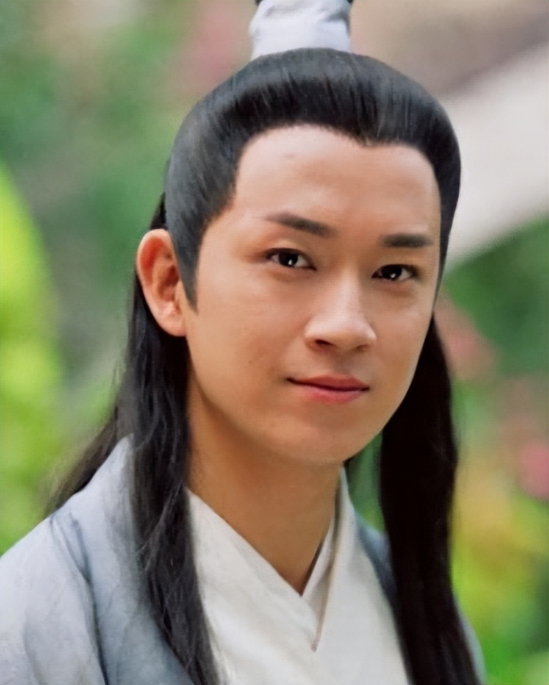 同样是演白面书生，把张国荣、任泉和佟梦实放在一起差距就出来了