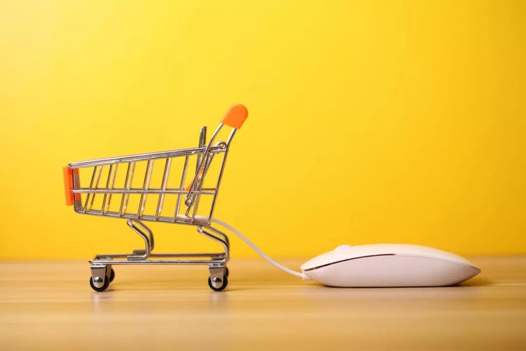 衣服全是“假货”？继“南极人”之后，这4家品牌也靠卖吊牌赚钱