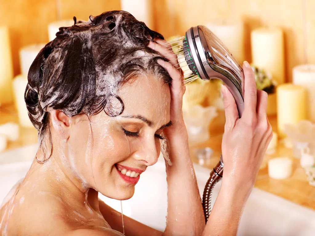 頭髮要天天洗嗎？ 什麼時間洗？ 這些洗頭的疑問一次性幫你解決