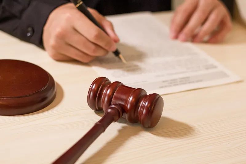 成都律师：打官司为什么要请律师？