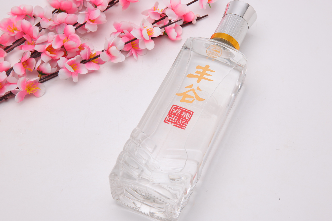 2022“春节酒”怎么选？这5款好喝不上头，行家：100%纯粮食酒