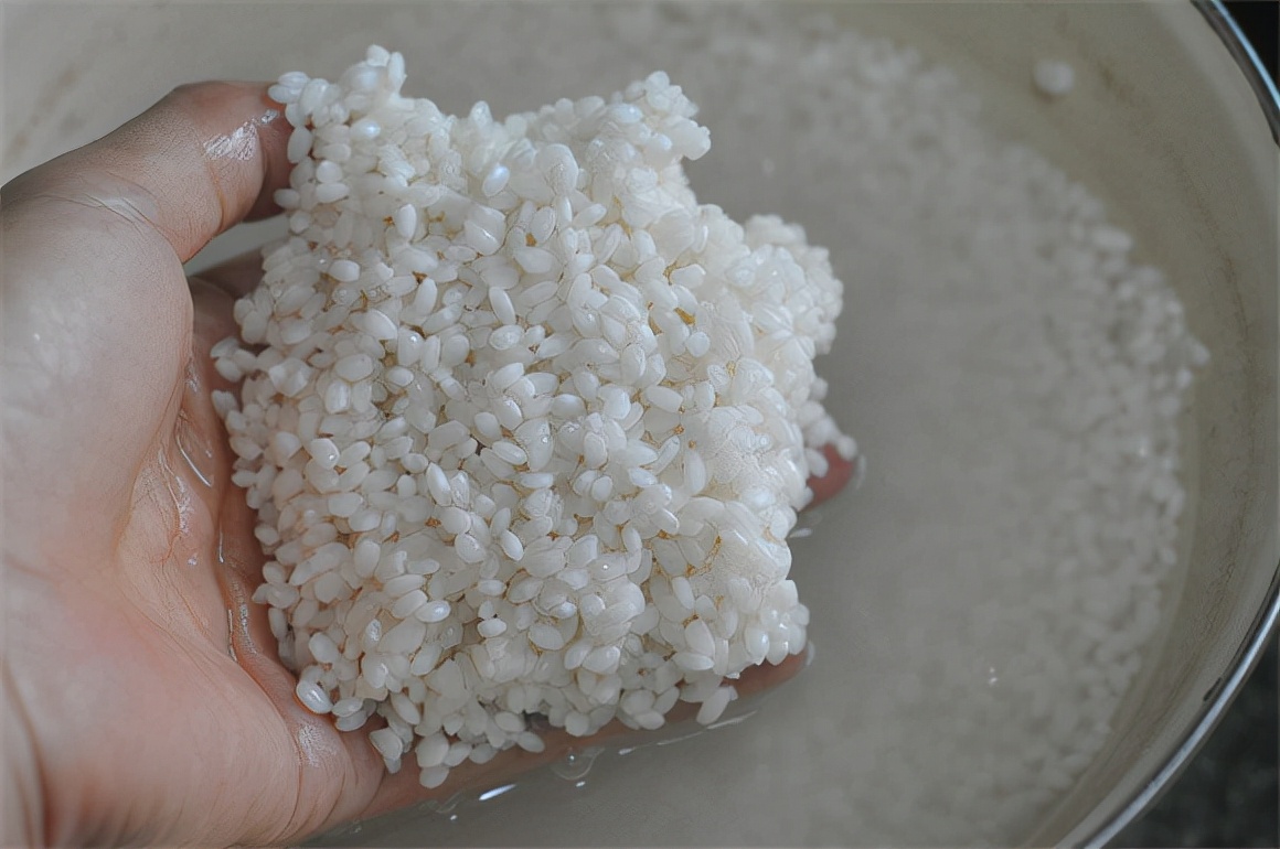 糯米最过瘾的吃法，不做丸子、不捏饭团，软嫩咸鲜，比糍粑健康