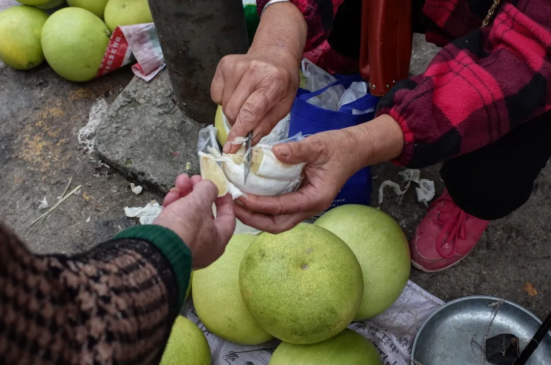 飘了，反套路的“硬核市集”给我找到了