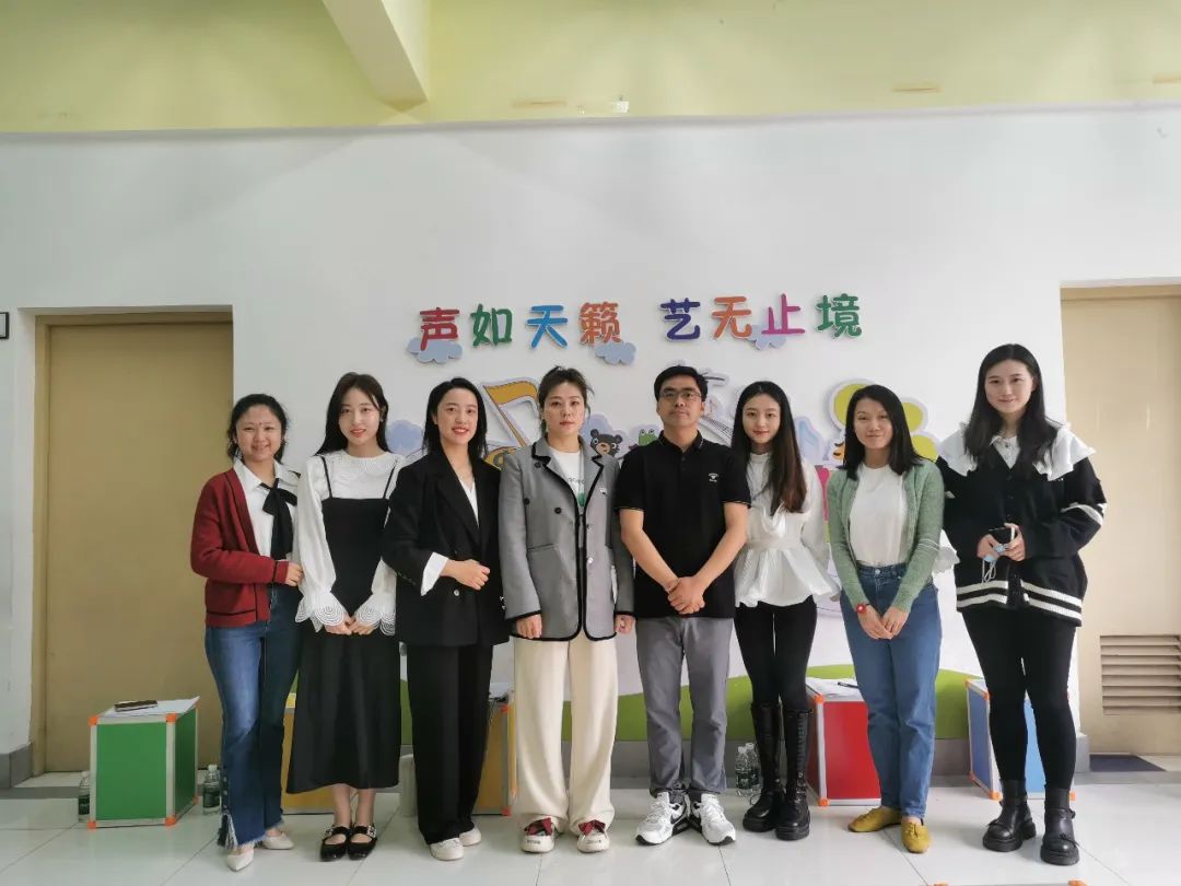 天府新区谙律工作坊和V7工作坊在南湖小学举行联合教学研讨活动