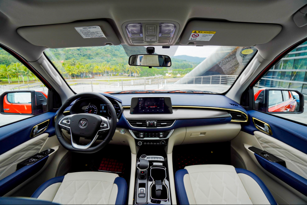 高端不设限 驭炮大将军“2.0T+采埃孚8AT”全面解锁潮流皮卡新玩法