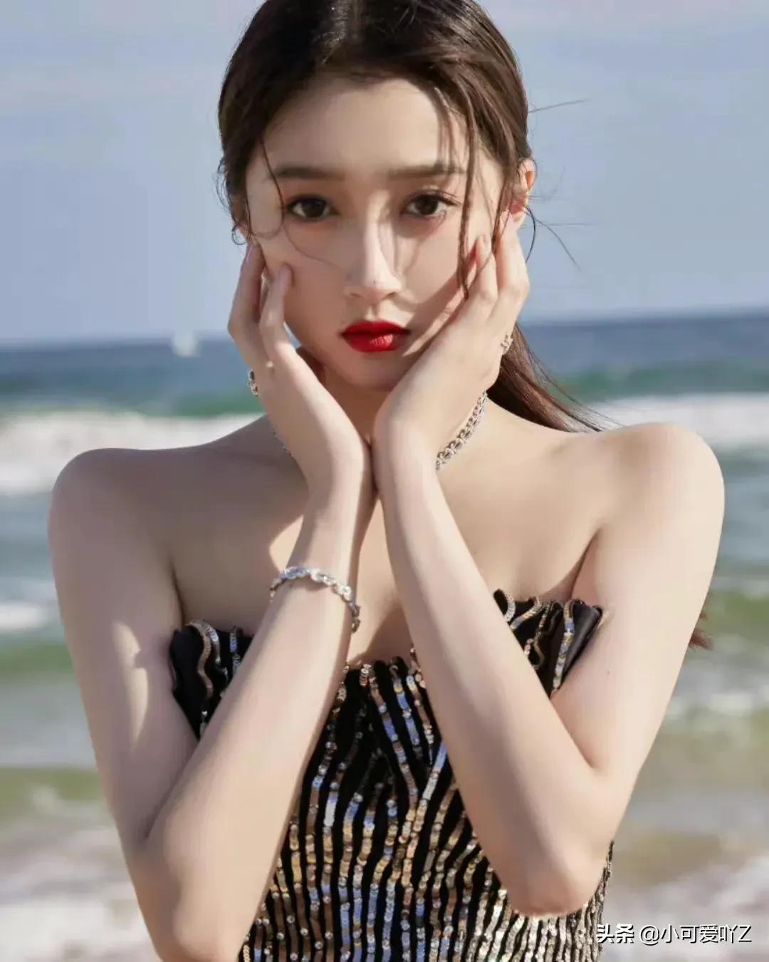 关晓彤美丽装扮图片