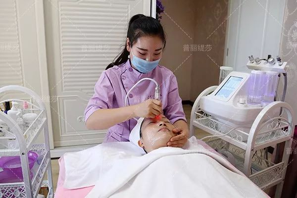 美克拉：开美容院做皮肤管理，新手老板买仪器要注意什么？