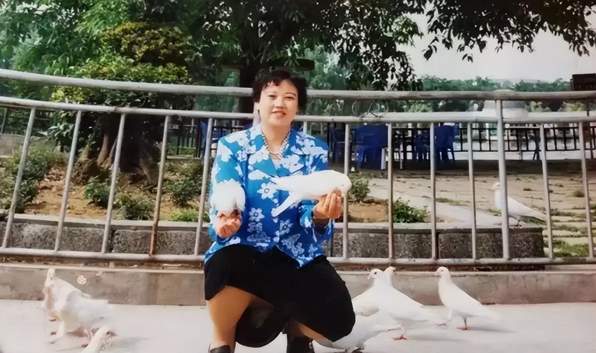 儿子北漂当流浪歌手，却失联19年，敦煌母亲为寻子做整形手术