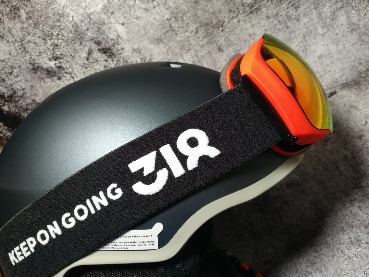 318双层防雾滑雪镜：球面视野开阔，磁吸便携快拆