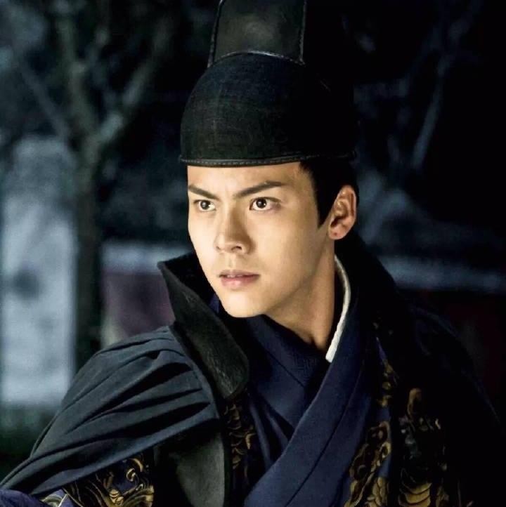 穿飞鱼服我只服这11位男星！穿上后个个化身为万人迷，霸气侧漏