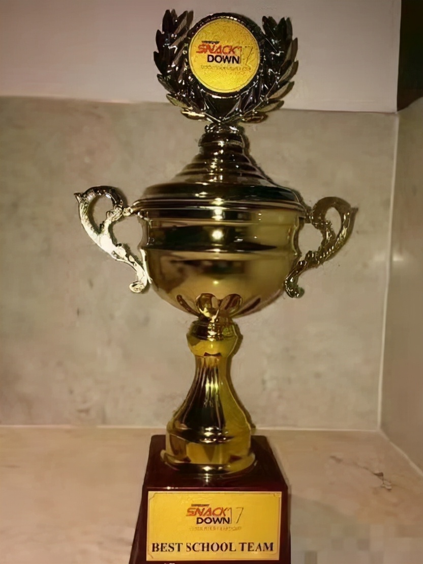 数学天才叶珈宁，上高中就被北大录取，北大：降200分也要录取他