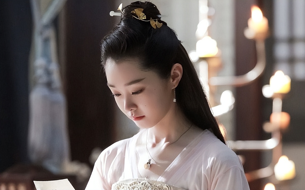 陈伟霆又一古装新剧将袭，宋轶花钿妆容超惊艳，要火的节奏