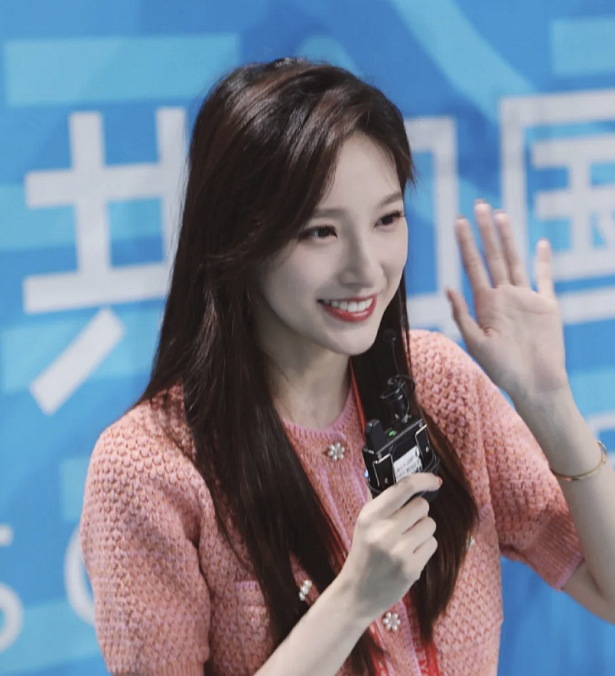 春节晚会新门面马凡舒登台冬奥,颜值高端庄大气,凭实力逆风翻盘