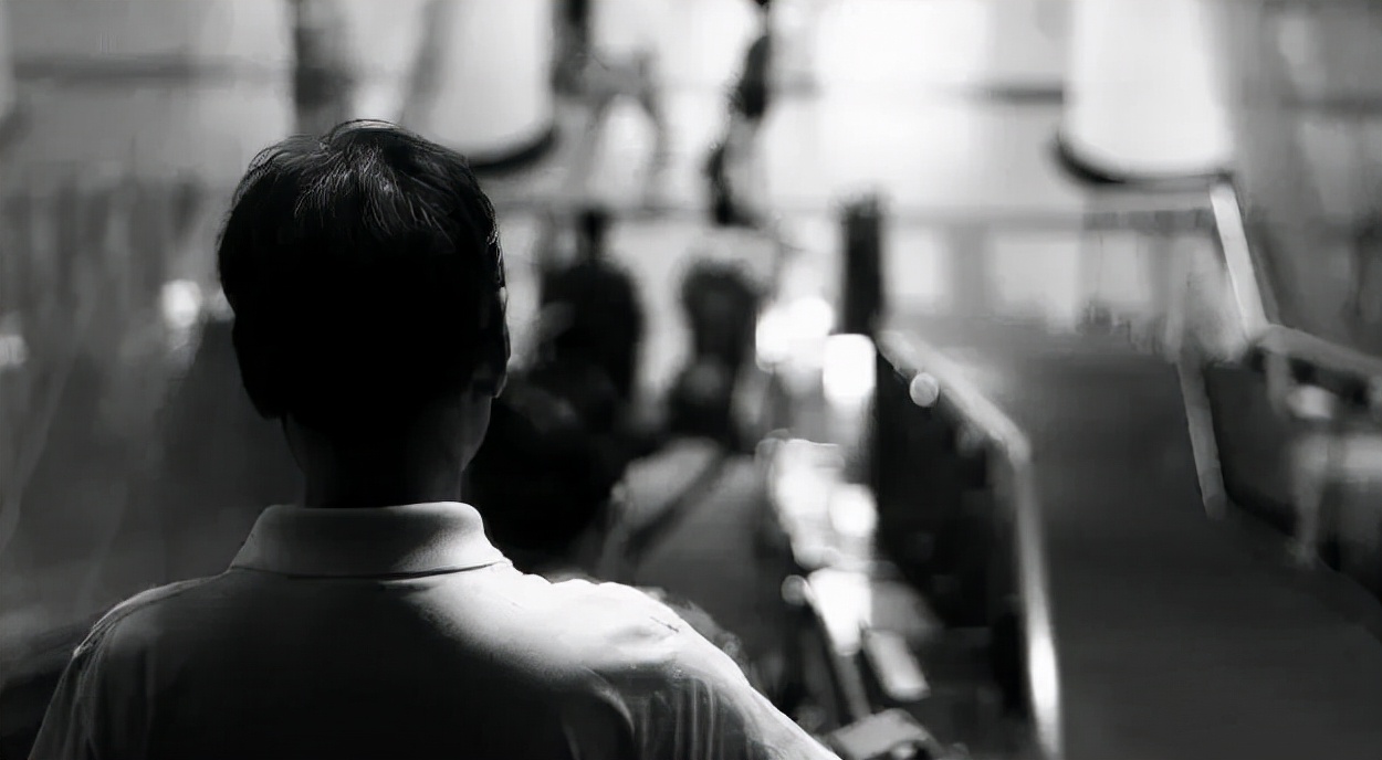 北大博士后失联20年，母亲病危仍拒不相见，亲哥哥：怪父母太吸血