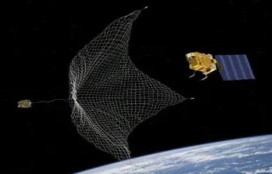 中国卫星伸展机械臂圆满处理太空垃圾
