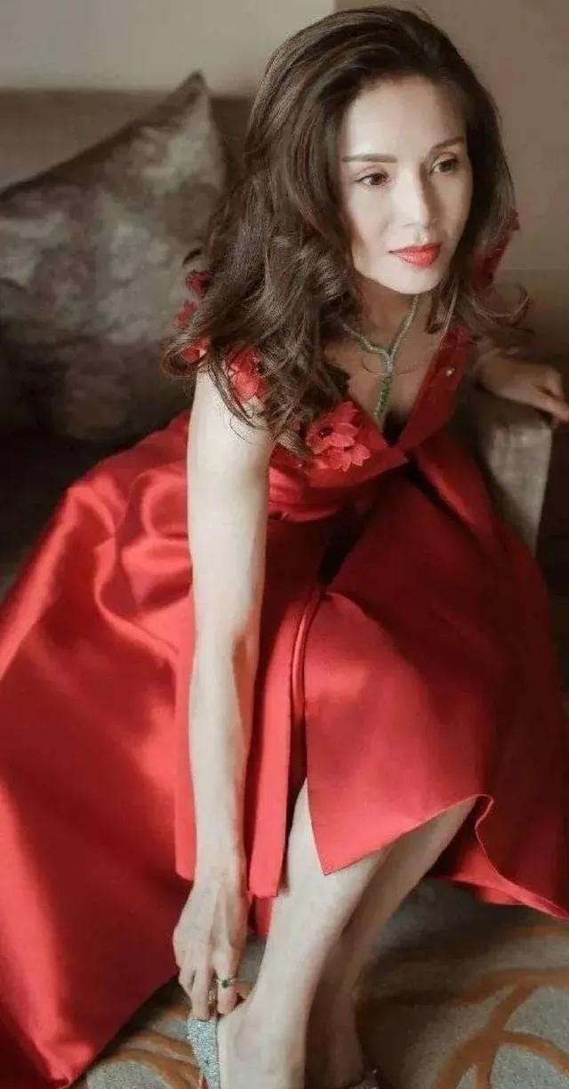 最美小龙女李若彤