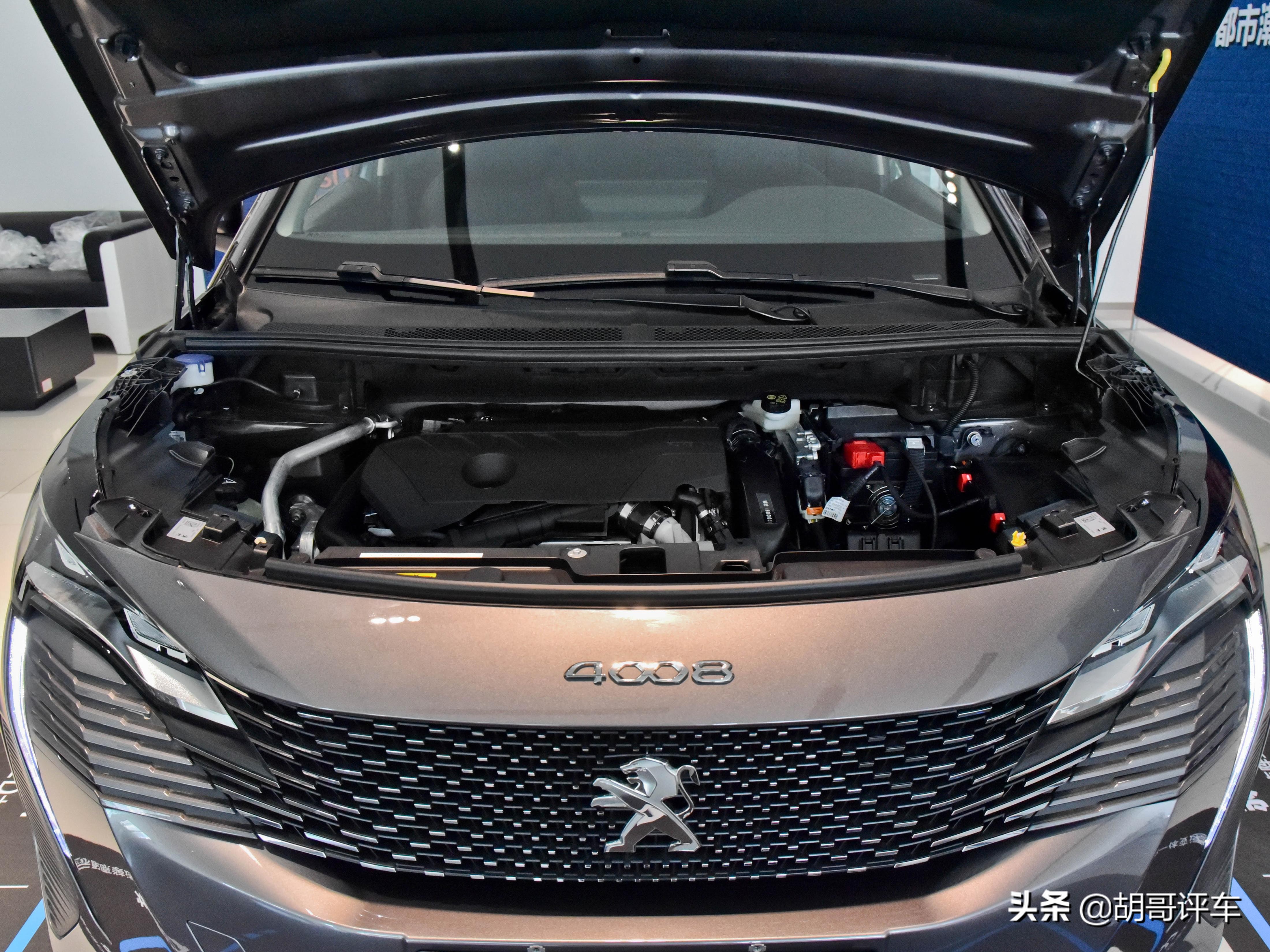法系浪漫，紧凑型SUV，小众之选，特有风格，实拍标致4008