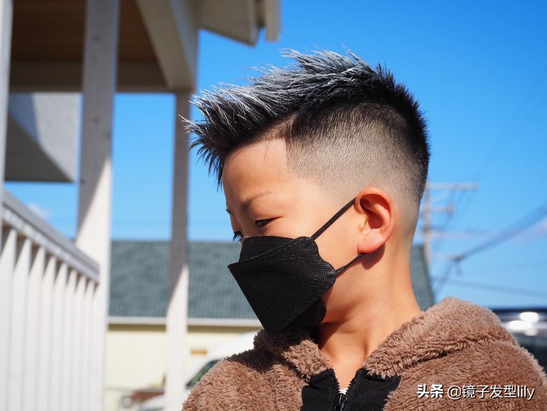 最帅小男孩发型来了，剪完很有型，适合大多数小男孩