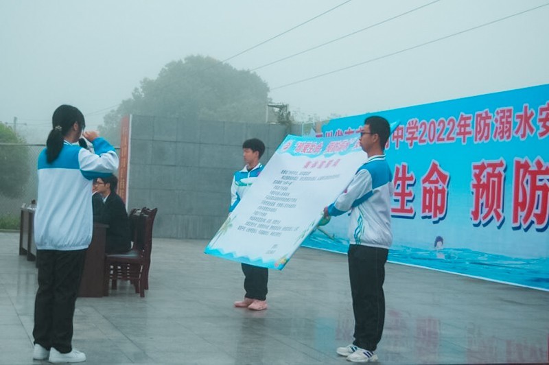 3a0de68158794be4bba646ebe3845e30.jpg