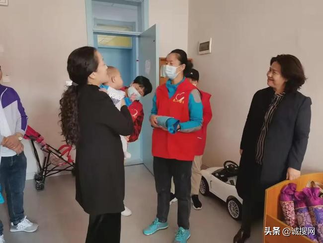 徐桂香：手牵手把爱传递给无声的世界（组图）