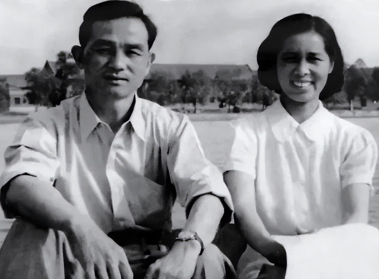 李银桥想追女同志，请毛主席出主意，毛主席：银桥，你太老实了