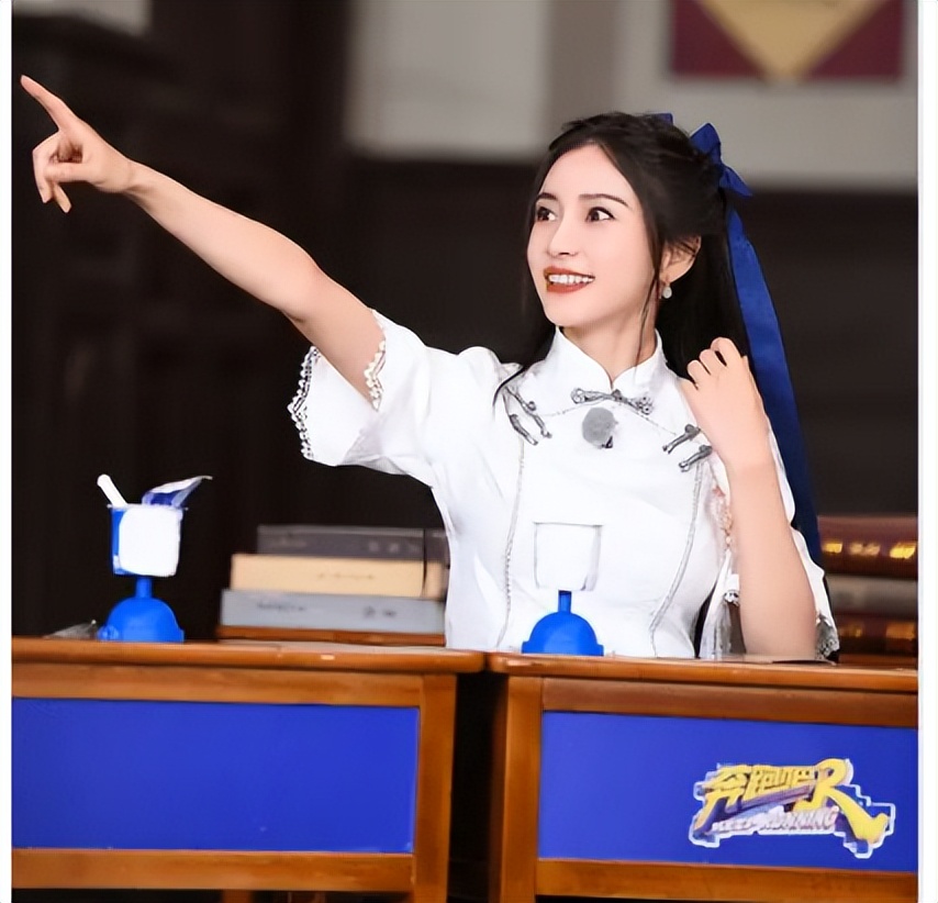 同样是演学生，把张柏芝、赵丽颖和吴倩放在一起，美得各有千秋