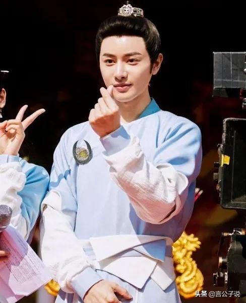 5位医美驻颜的男星，到古装剧里就露了原形，硅胶脸一目了然