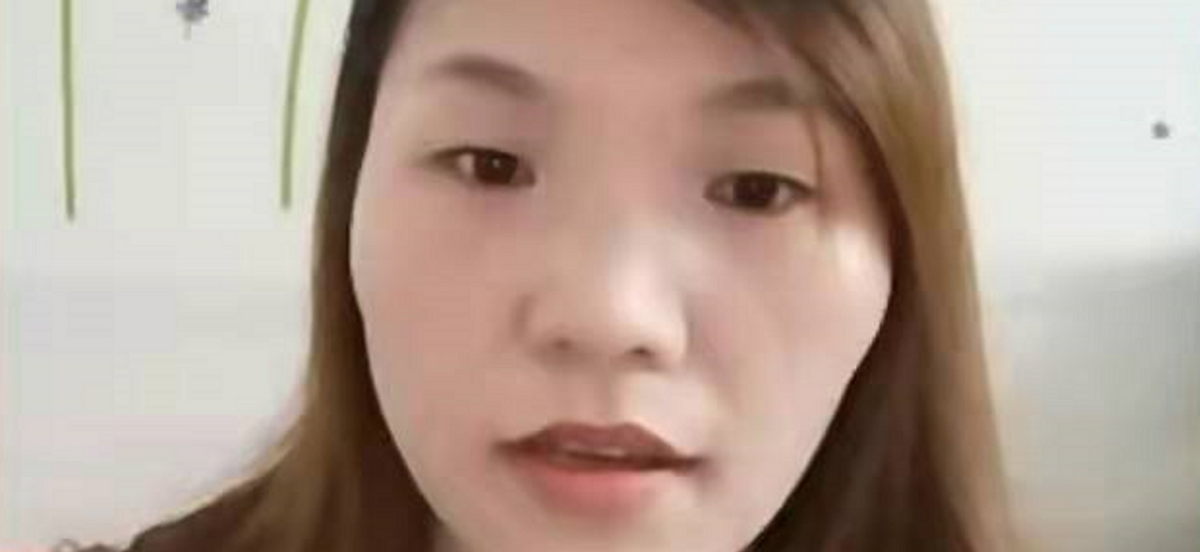 2009年，湖南女子生下重2斤“小猴子”，坐出租车被拒载：坐不下