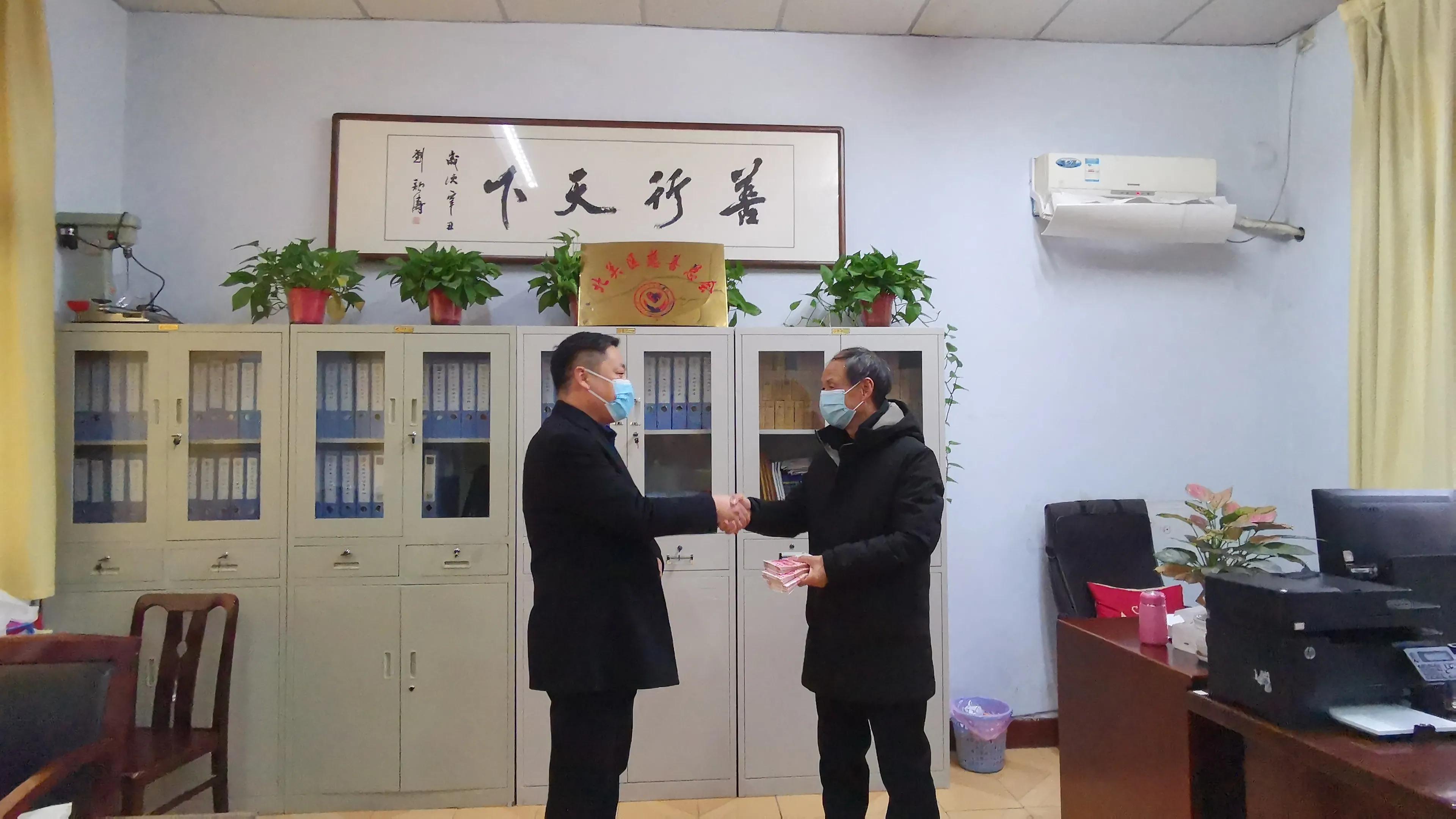 政协委员常保智：捐款捐物 助力疫情防控
