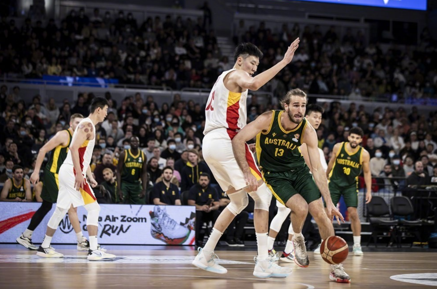 为什么nba球员投3分很轻松(3分，是永远堵在中国男篮前进路上的绊脚石)