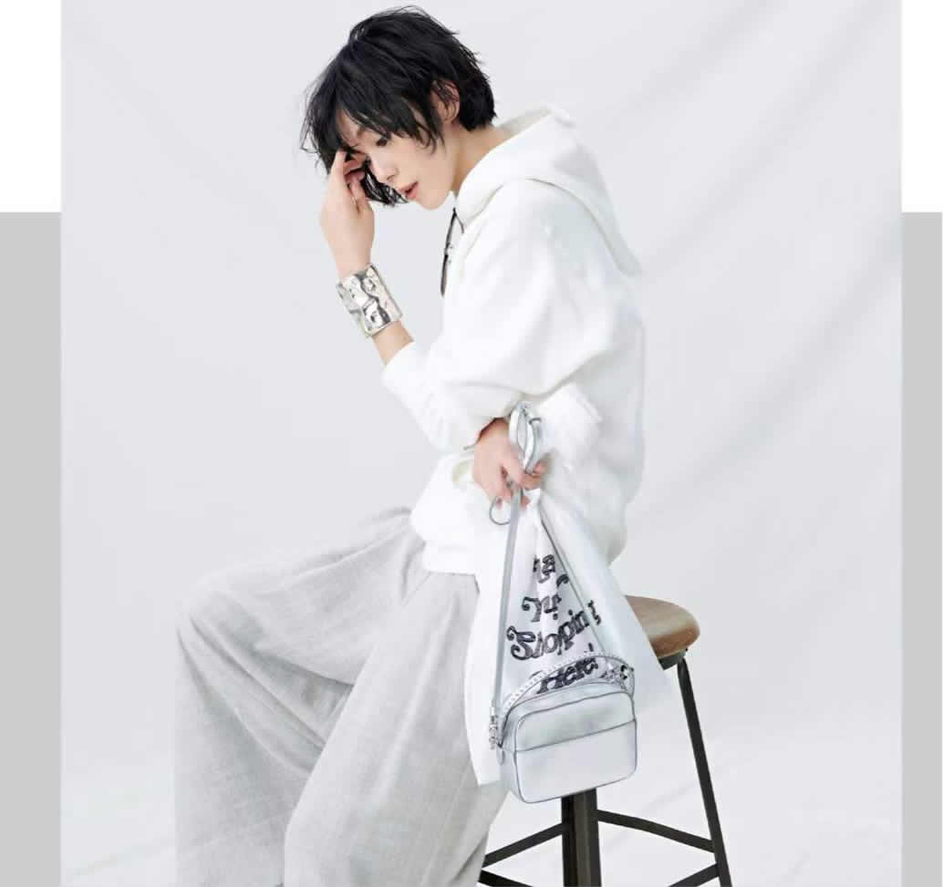 过年穿“白色”，讲究女人都有哪些套路？3招必杀技，招招提衣品