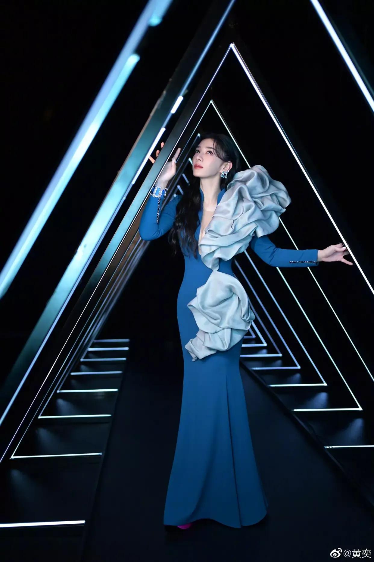 黄奕参加了《乘风破浪》之后，不仅变瘦了，也变美了