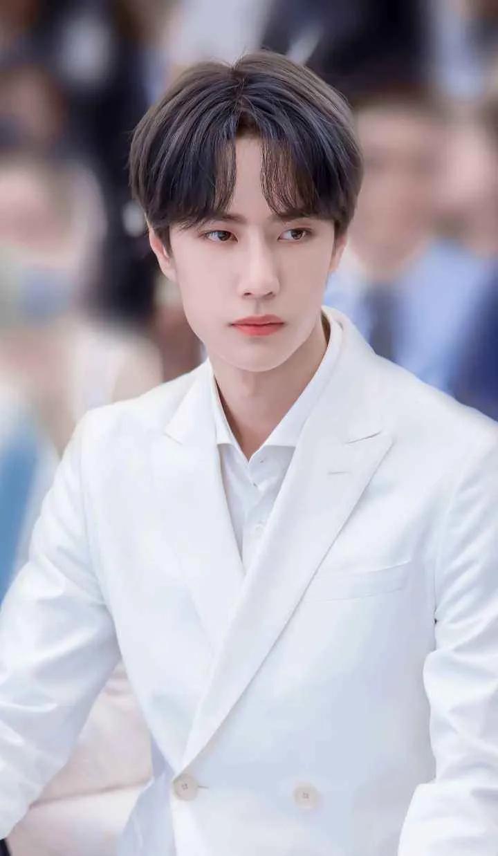 王一博的壁纸图片，你们最喜欢哪张呢