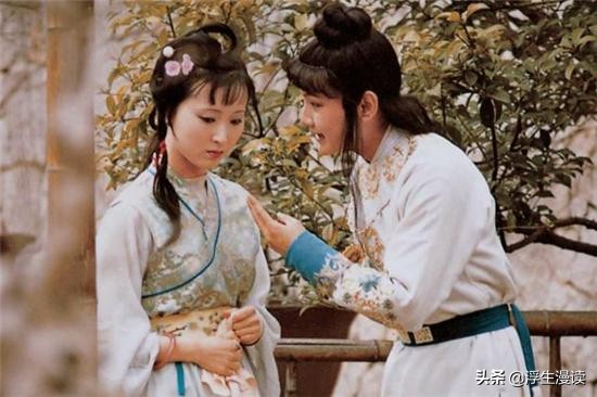 各取所需的宝黛爱情：宝玉爱黛玉的柔弱美，黛玉爱宝玉身上的光环